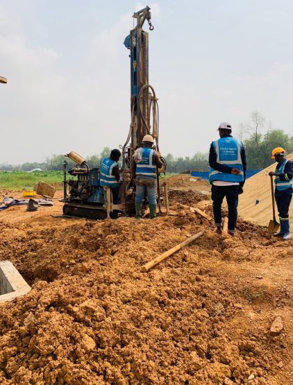 Forage d’eau et extension du réseau électrique